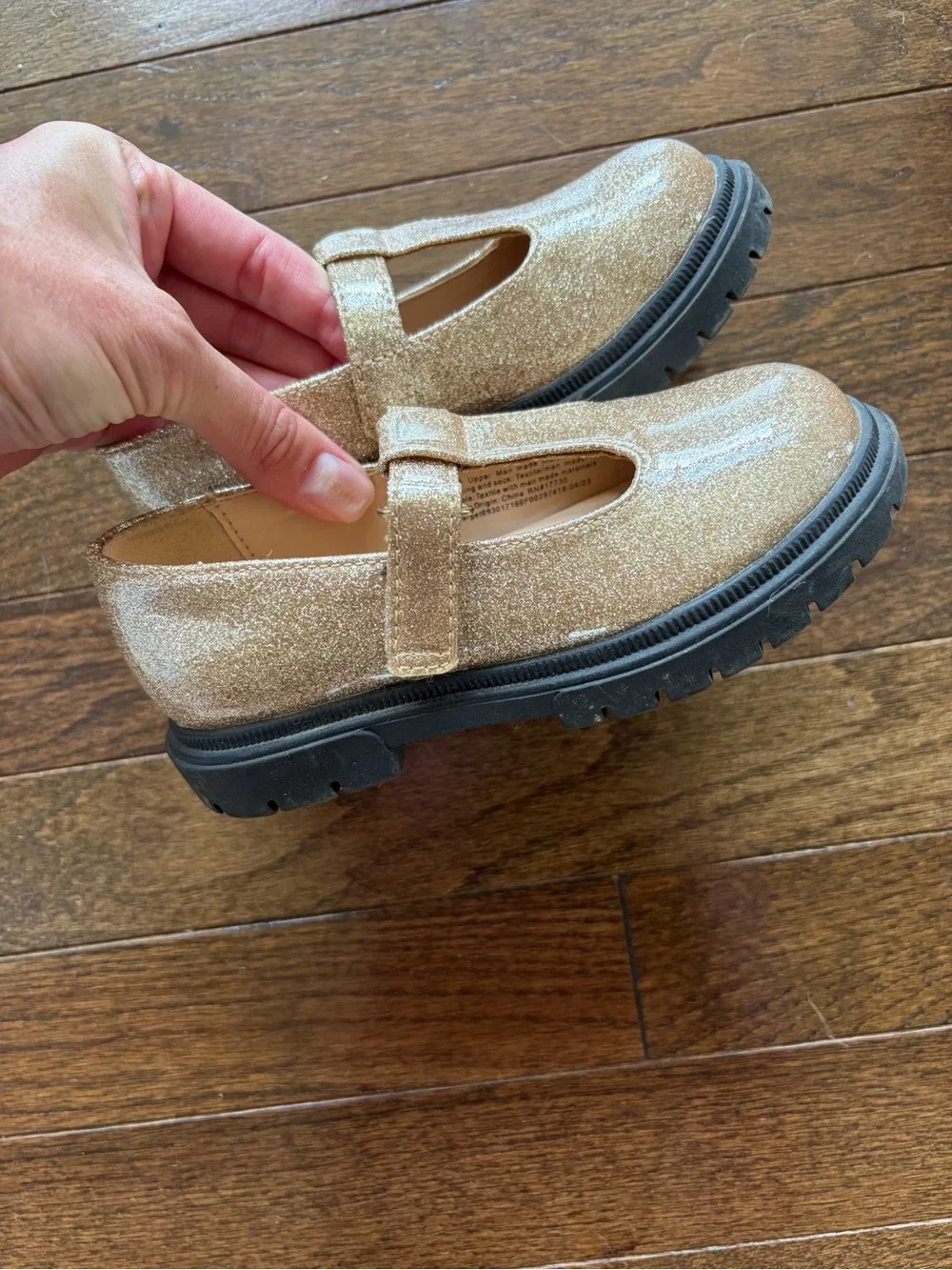 Cat & Jack Girls' Glitter T-Strap Mary Janes in Gold